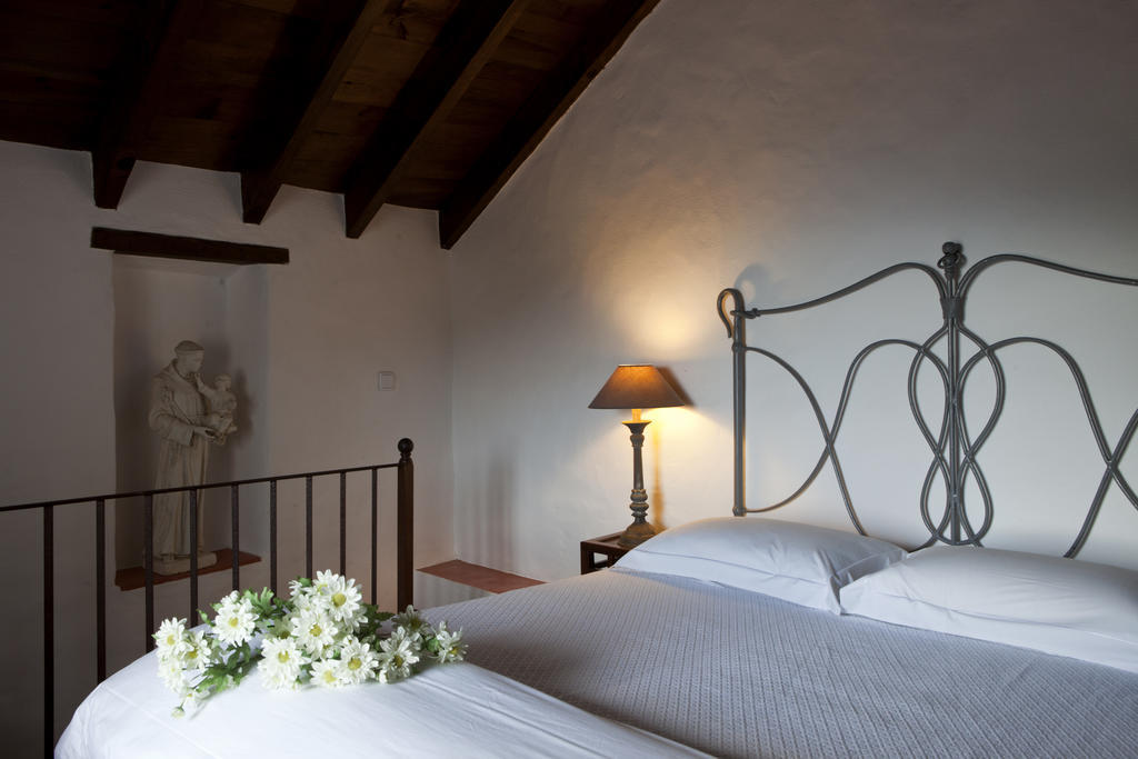 Convento Sao Saturnino Otel Colares Oda fotoğraf